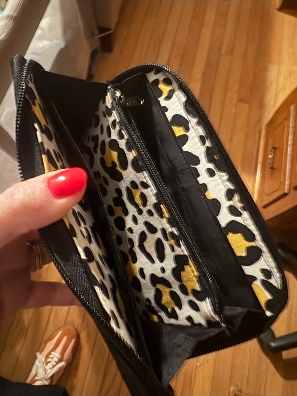 Vera Bradley Black Quilted Zip-Around Wallet with Leopard inside - Picture 8 of 8